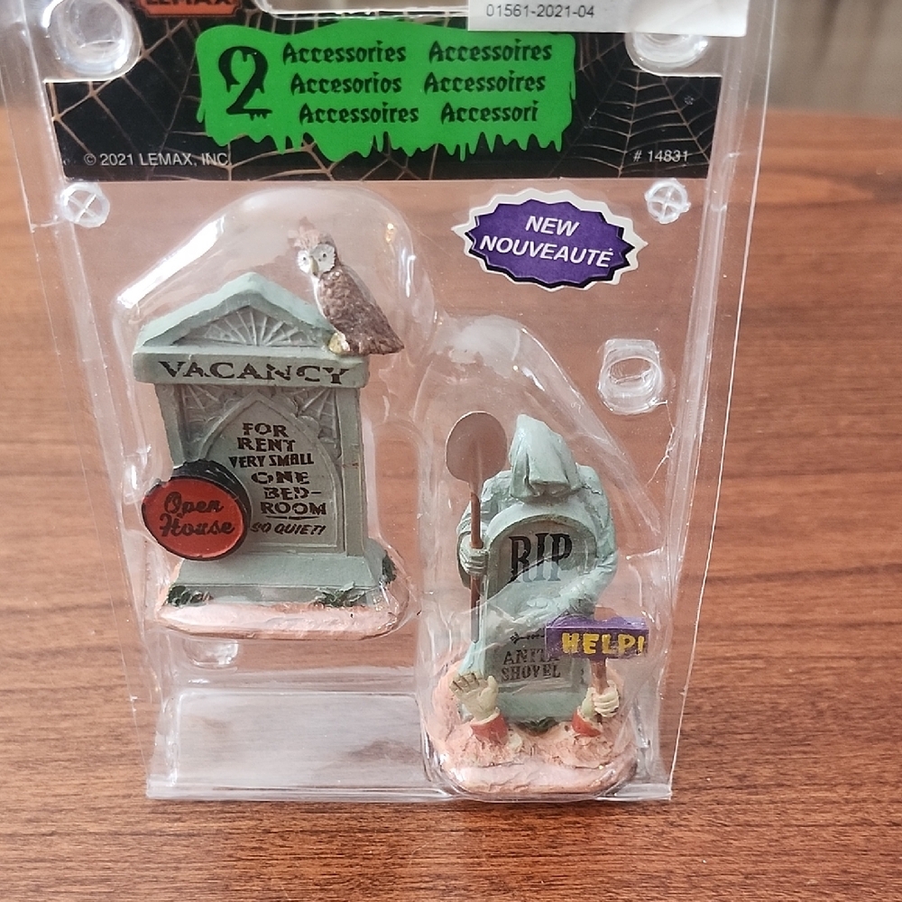 Lemax Spooky Town Halloween Cemetery Figurine Set